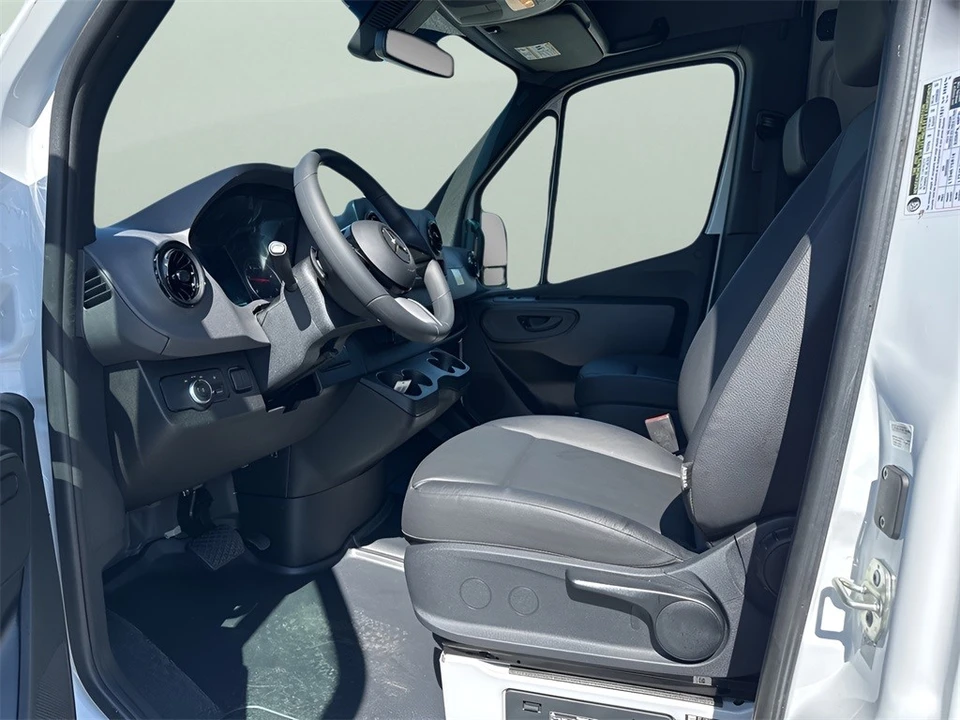 2025 Mercedes-Benz VS30 Sprinter - Image 9 of 12