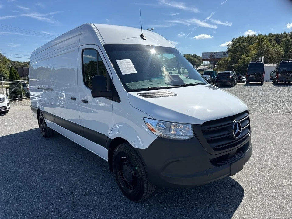 2025 Mercedes-Benz VS30 Sprinter - Image 7 of 12