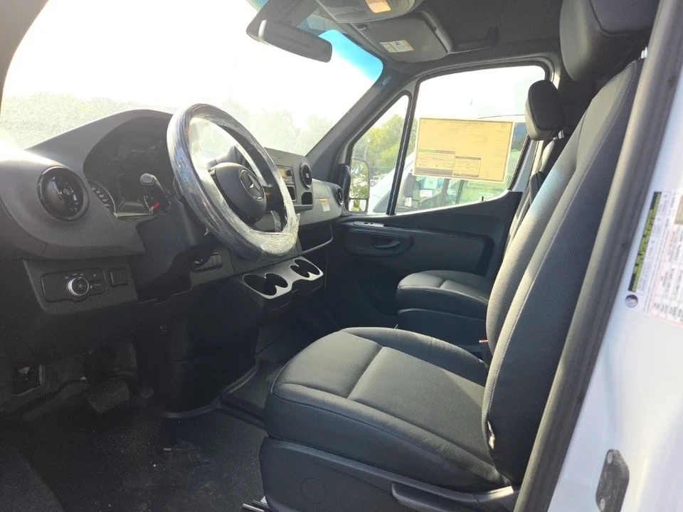2025 Mercedes-Benz VS30 Sprinter - Image 3 of 5