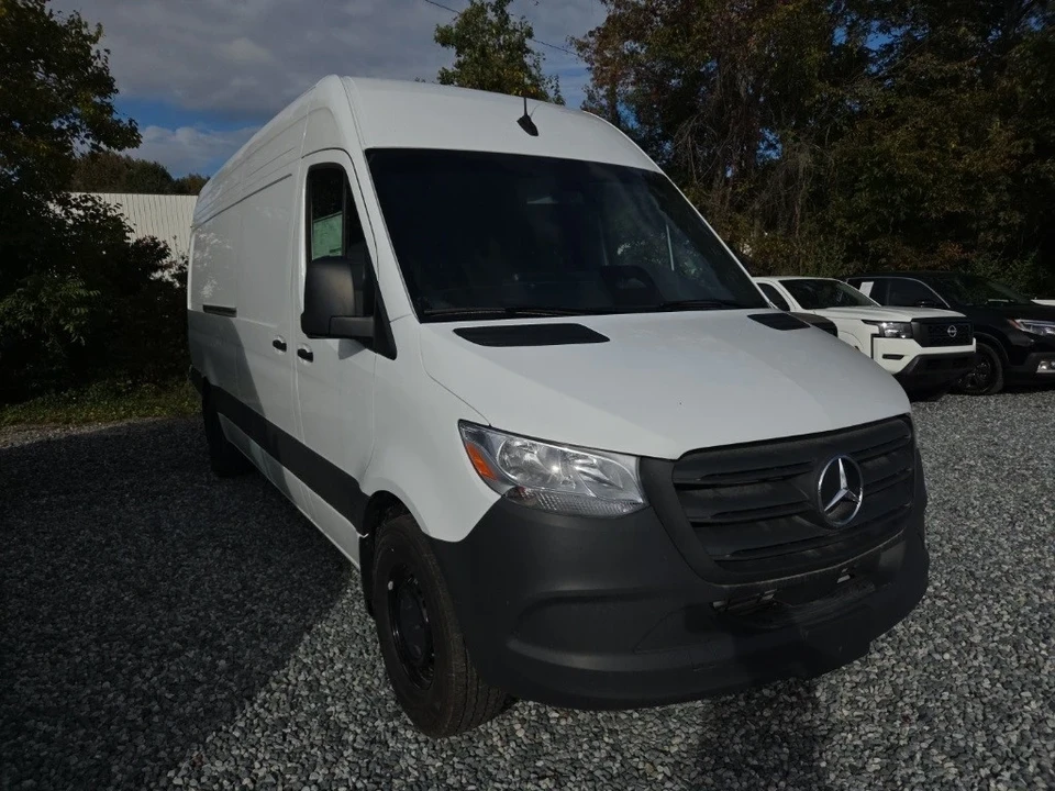2025 Mercedes-Benz VS30 Sprinter - Image 2 of 5