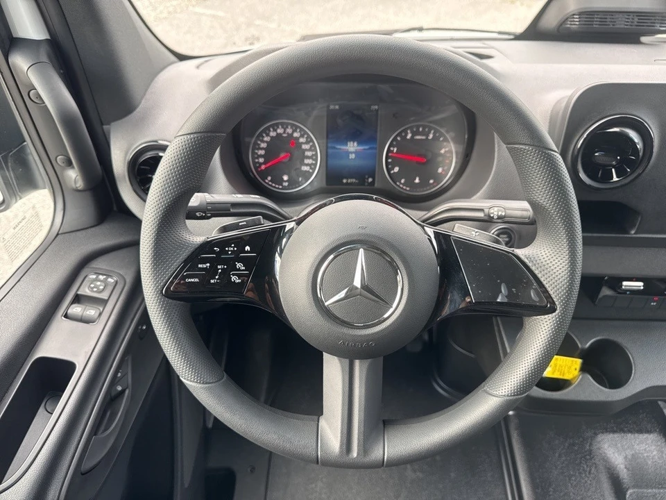 2025 Mercedes-Benz VS30 Sprinter - Image 11 of 12
