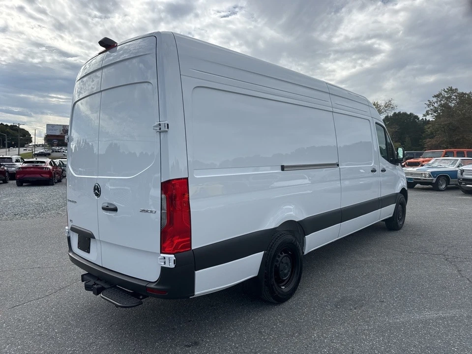 2025 Mercedes-Benz VS30 Sprinter - Image 5 of 12
