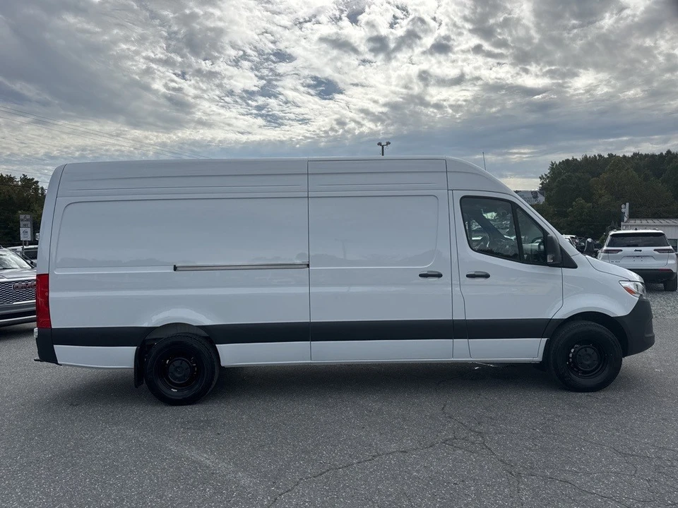 2025 Mercedes-Benz VS30 Sprinter - Image 6 of 12