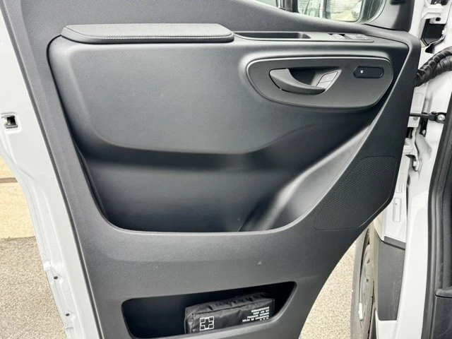 2025 Mercedes-Benz VS30 Sprinter - Image 5 of 12