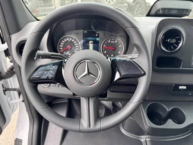 2025 Mercedes-Benz VS30 Sprinter - Image 9 of 12
