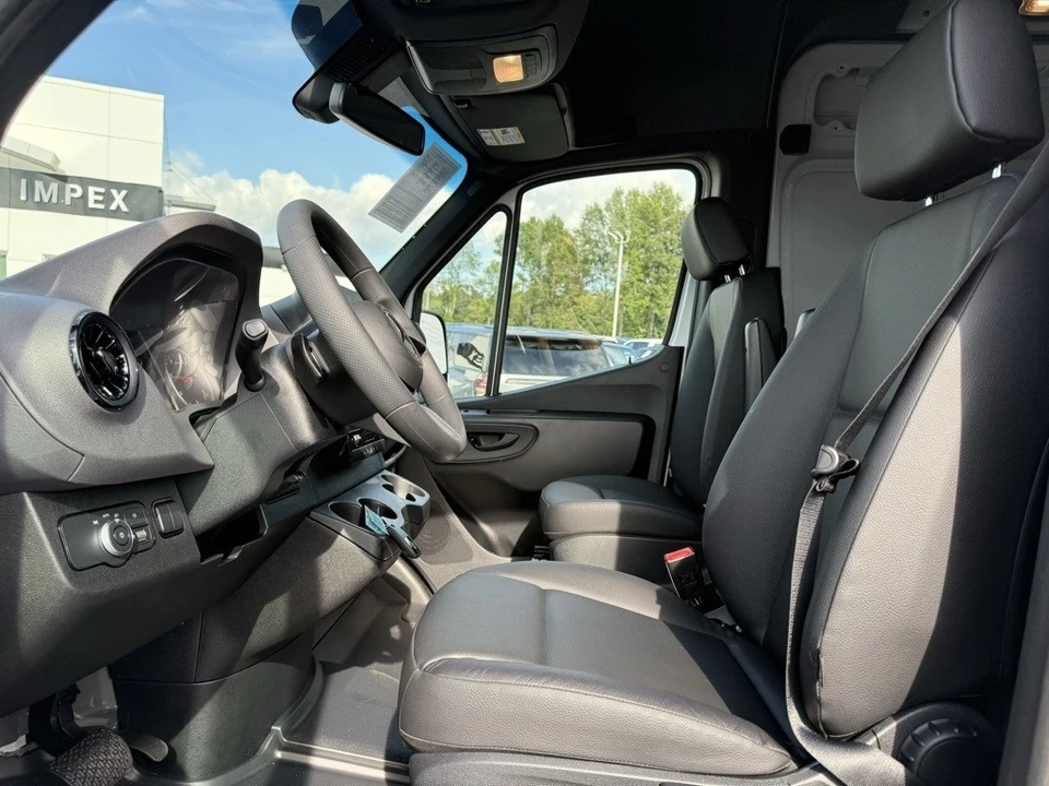 2025 Mercedes-Benz VS30 Sprinter - Image 9 of 12