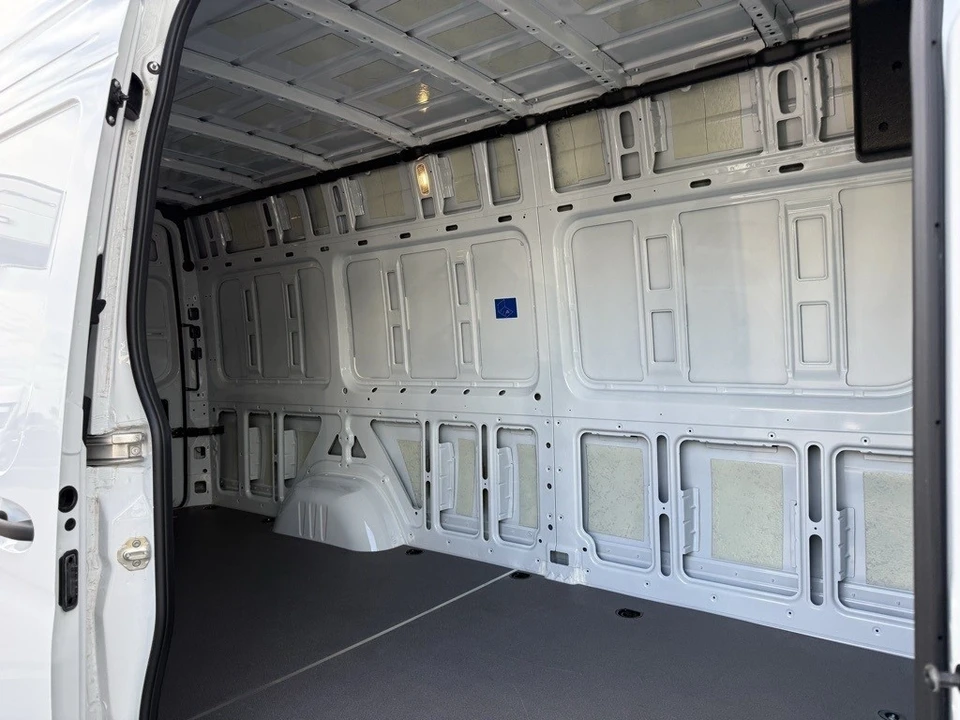 2025 Mercedes-Benz VS30 Sprinter - Image 10 of 12