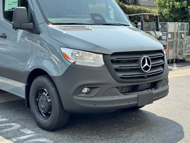 2025 Mercedes-Benz VS30 Sprinter - Image 3 of 12