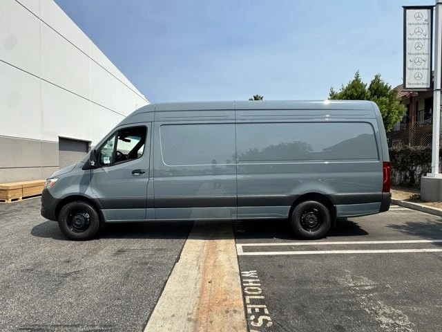 2025 Mercedes-Benz VS30 Sprinter - Image 9 of 12