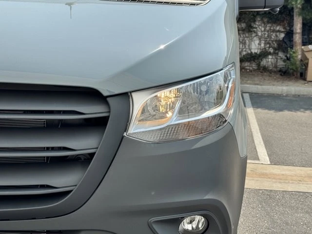 2025 Mercedes-Benz VS30 Sprinter - Image 8 of 12