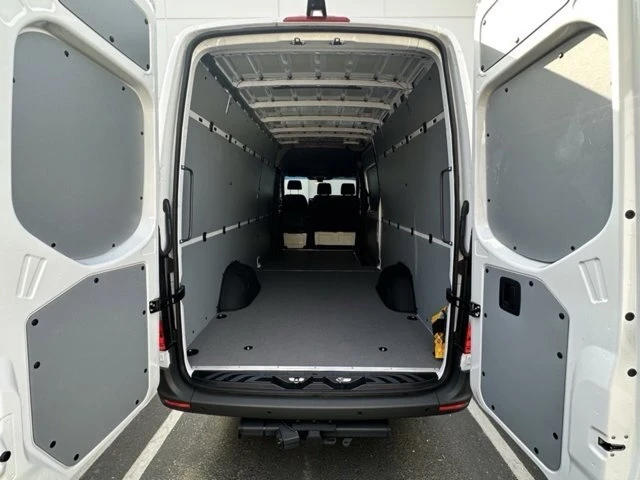 2025 Mercedes-Benz VS30 Sprinter - Image 10 of 12