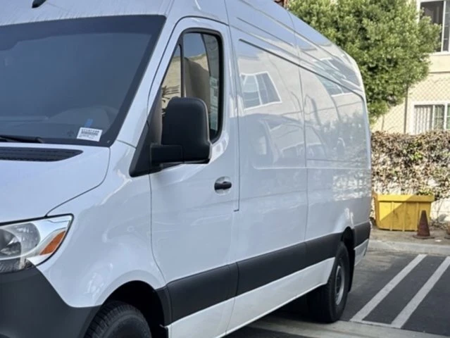 2025 Mercedes-Benz VS30 Sprinter - Image 9 of 12