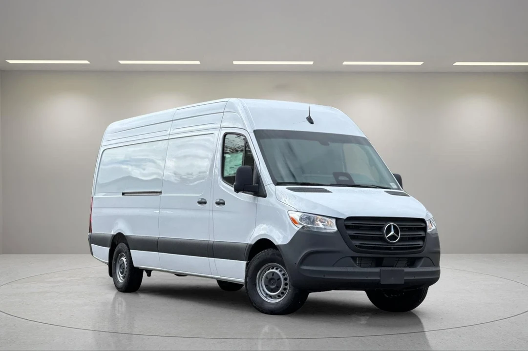 2025 Mercedes-Benz VS30 Sprinter - Image 2 of 12