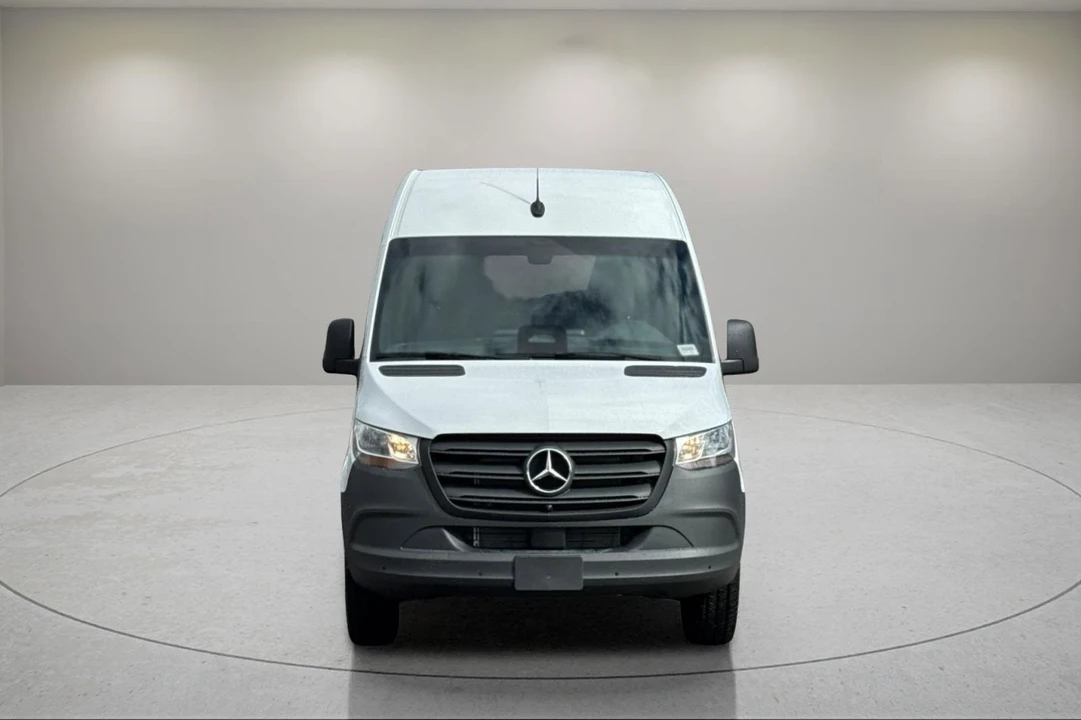 2025 Mercedes-Benz VS30 Sprinter - Image 9 of 12