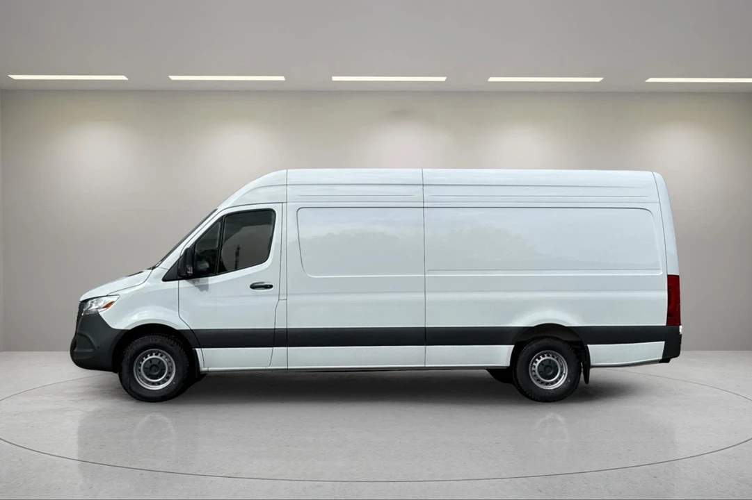 2025 Mercedes-Benz VS30 Sprinter - Image 7 of 12