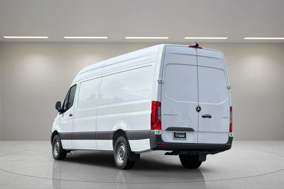 2025 Mercedes-Benz VS30 Sprinter - Image 6 of 12