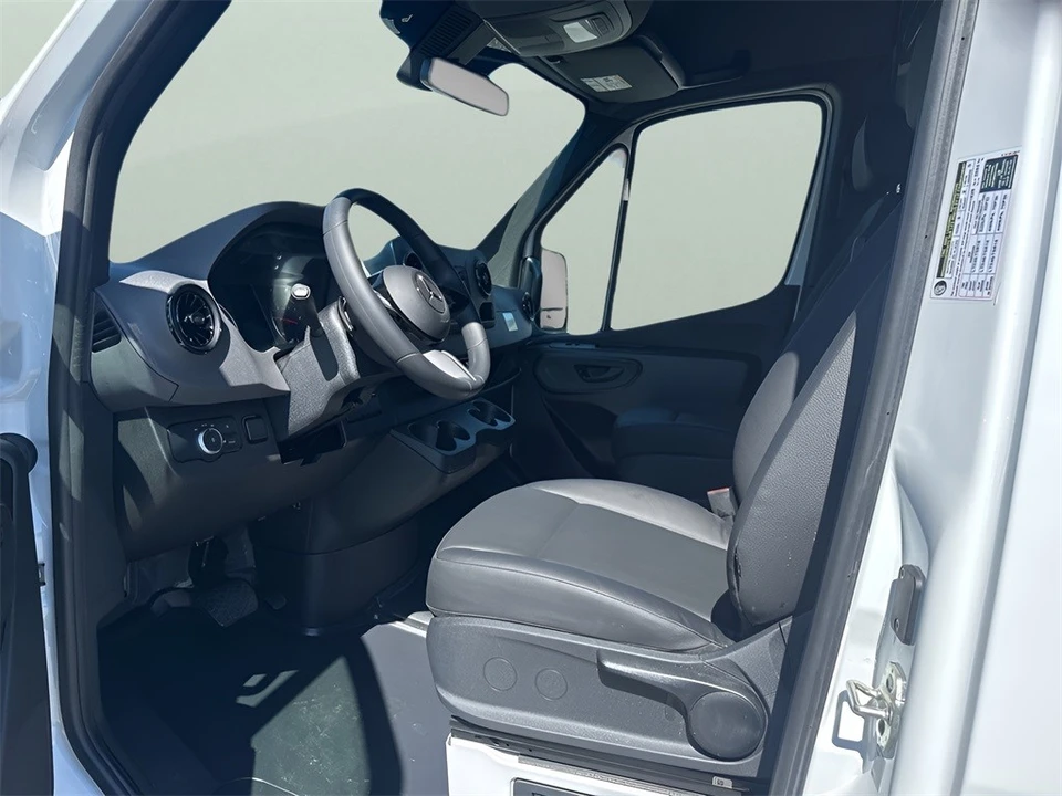 2025 Mercedes-Benz VS30 Sprinter - Image 9 of 12