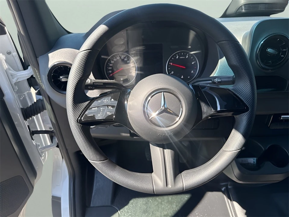 2025 Mercedes-Benz VS30 Sprinter - Image 10 of 12