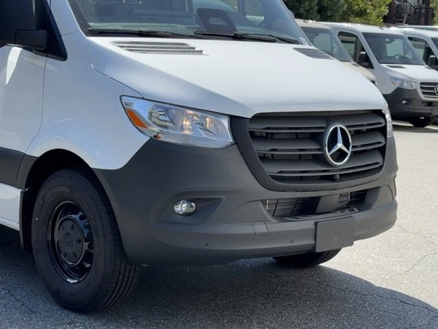 2025 Mercedes-Benz VS30 Sprinter - Image 3 of 12