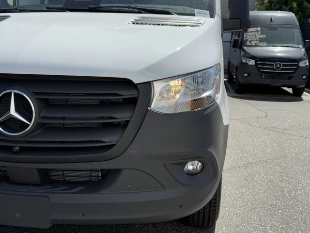 2025 Mercedes-Benz VS30 Sprinter - Image 8 of 12