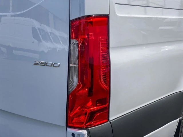 2025 Mercedes-Benz VS30 Sprinter - Image 8 of 12