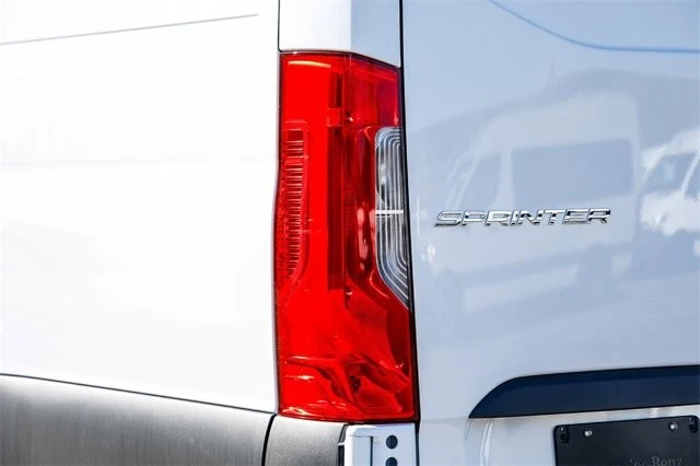 2025 Mercedes-Benz VS30 Sprinter - Image 8 of 12