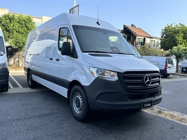 2025 Mercedes-Benz VS30 Sprinter - Image 2 of 12