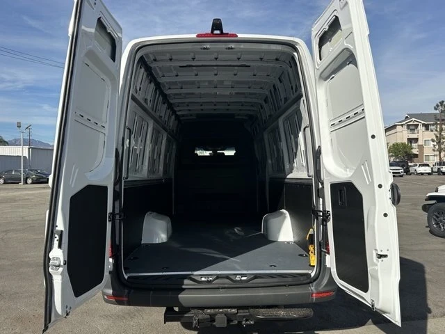 2025 Mercedes-Benz VS30 Sprinter - Image 10 of 12