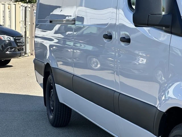 2025 Mercedes-Benz VS30 Sprinter - Image 5 of 12
