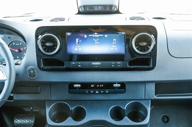 2025 Mercedes-Benz VS30 Sprinter - Image 11 of 12