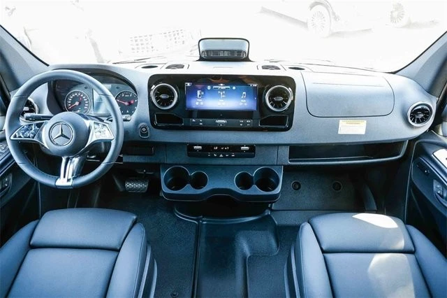2025 Mercedes-Benz VS30 Sprinter - Image 10 of 12
