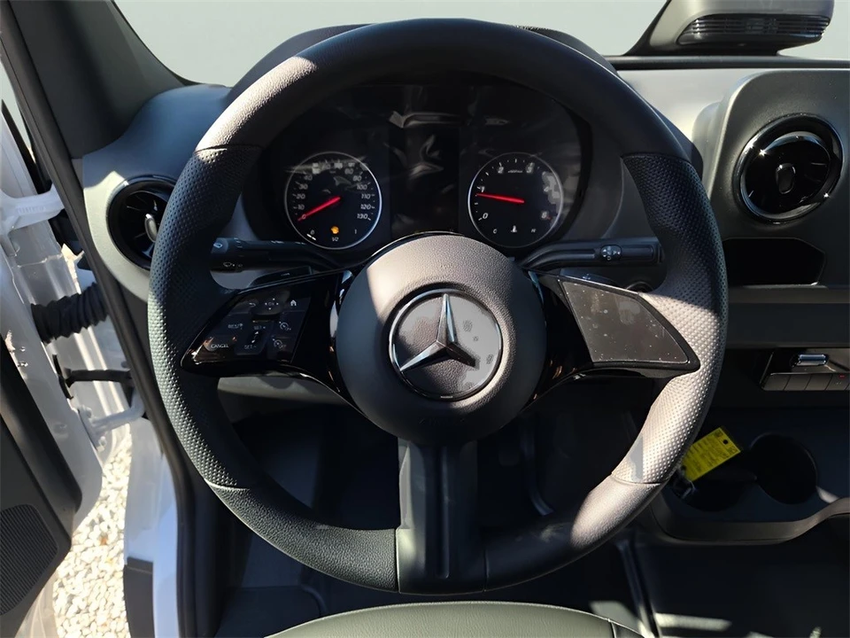 2025 Mercedes-Benz VS30 Sprinter - Image 10 of 12