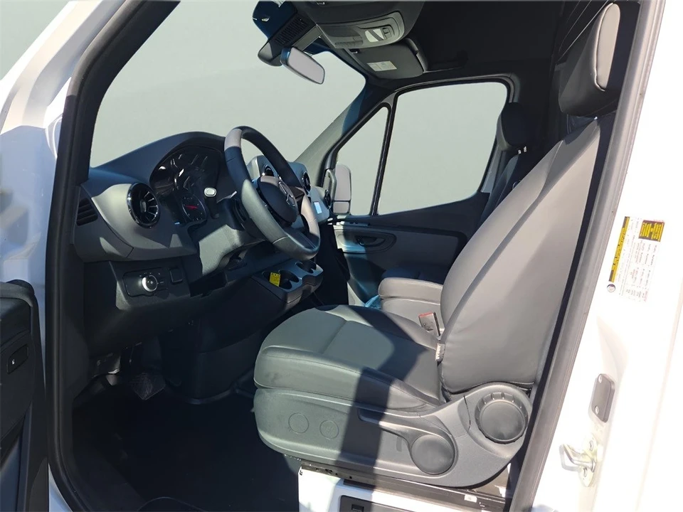 2025 Mercedes-Benz VS30 Sprinter - Image 9 of 12