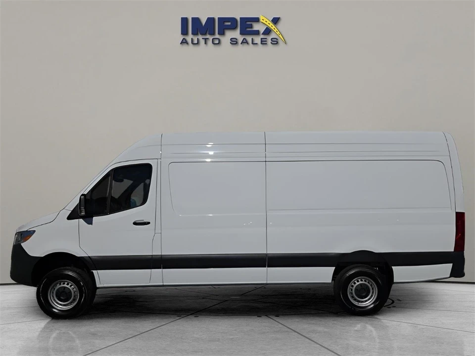 2025 Mercedes-Benz VS30 Sprinter - Image 2 of 12