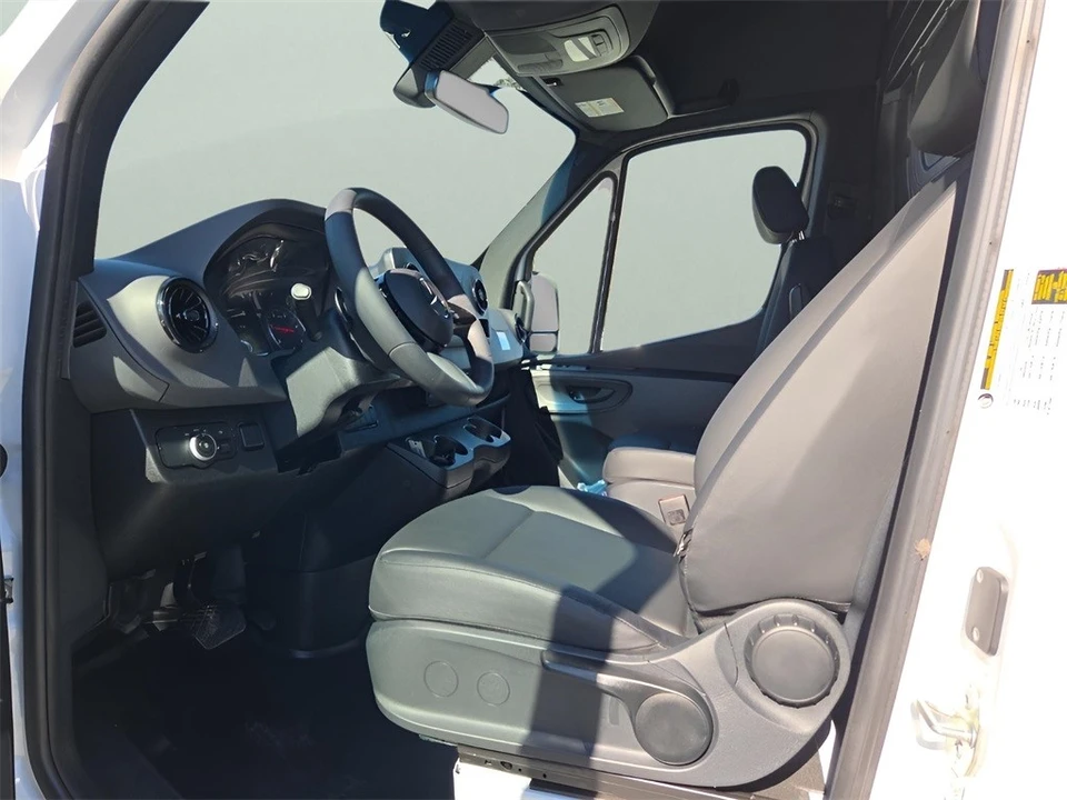 2025 Mercedes-Benz VS30 Sprinter - Image 9 of 12