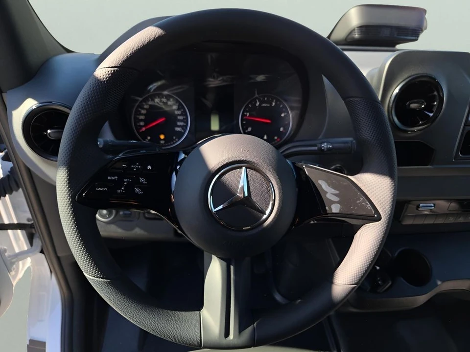 2025 Mercedes-Benz VS30 Sprinter - Image 10 of 12