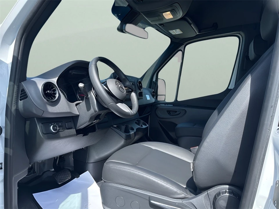 2025 Mercedes-Benz VS30 Sprinter - Image 9 of 12