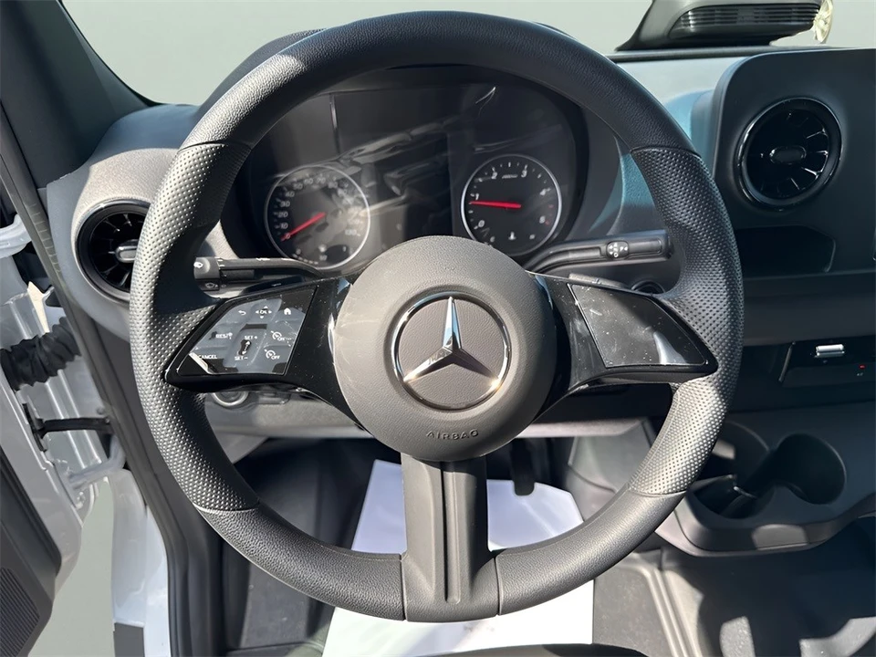 2025 Mercedes-Benz VS30 Sprinter - Image 10 of 12