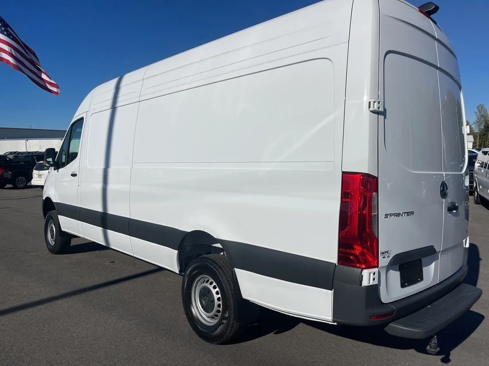 2025 Mercedes-Benz VS30 Sprinter - Image 3 of 12
