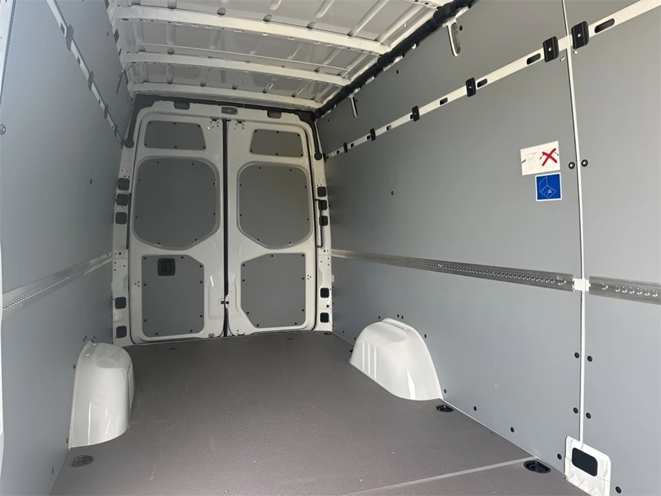 2025 Mercedes-Benz VS30 Sprinter - Image 10 of 12