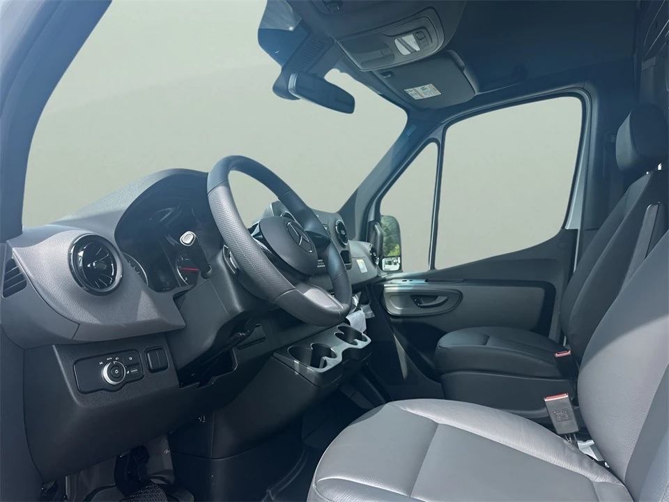 2025 Mercedes-Benz VS30 Sprinter - Image 9 of 12