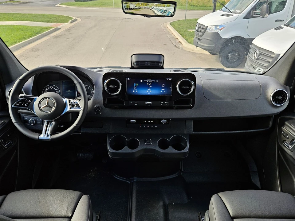 2025 Mercedes-Benz VS30 Sprinter - Image 11 of 12