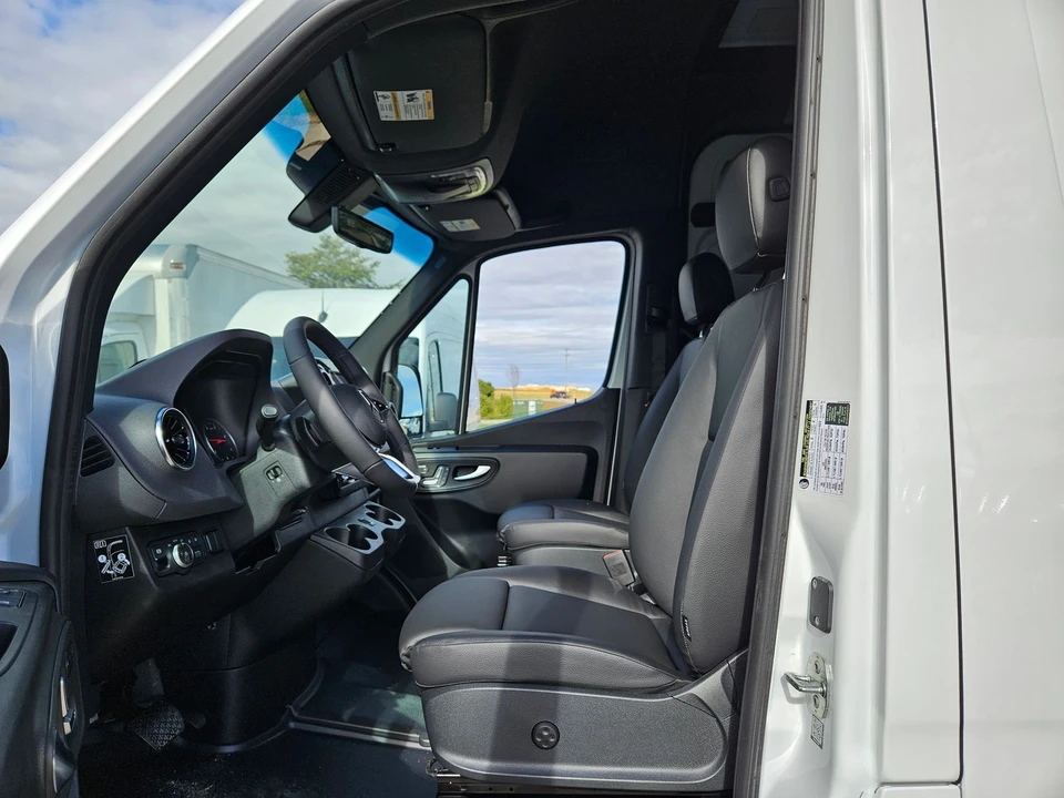 2025 Mercedes-Benz VS30 Sprinter - Image 10 of 12