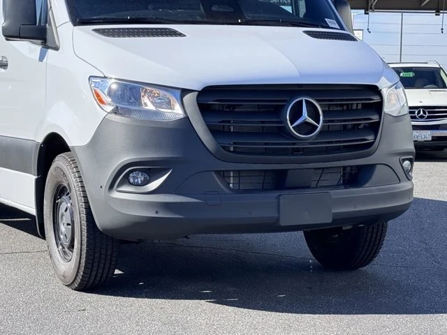 2025 Mercedes-Benz VS30 Sprinter - Image 2 of 12