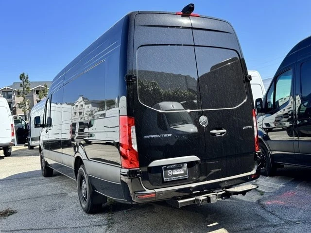 2025 Mercedes-Benz VS30 Sprinter - Image 8 of 12