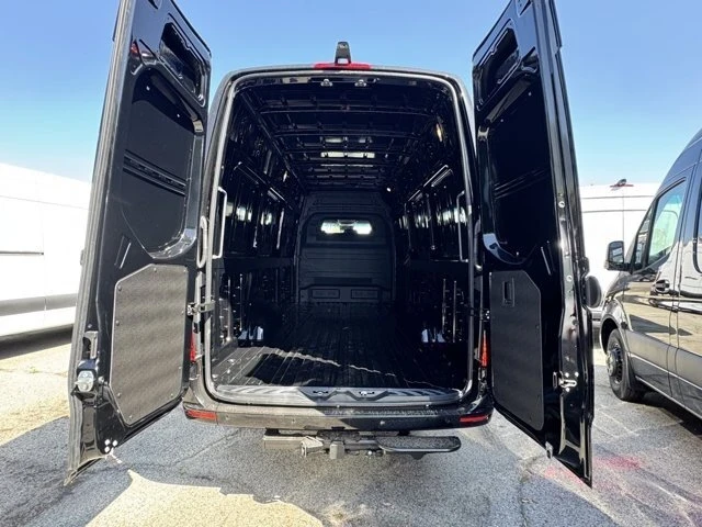 2025 Mercedes-Benz VS30 Sprinter - Image 10 of 12