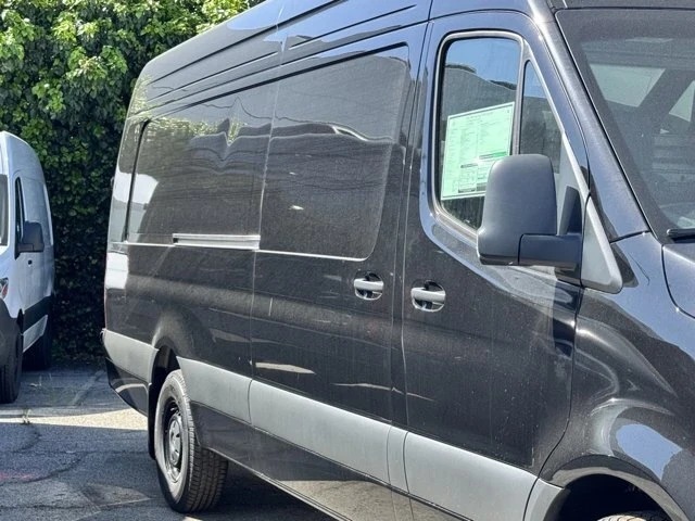 2025 Mercedes-Benz VS30 Sprinter - Image 4 of 12