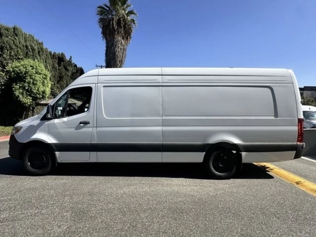 2025 Mercedes-Benz VS30 Sprinter - Image 7 of 12