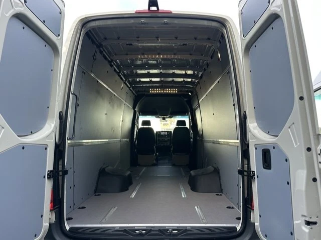 2025 Mercedes-Benz VS30 Sprinter - Image 7 of 12