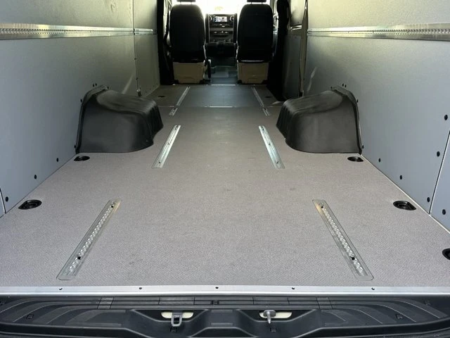 2025 Mercedes-Benz VS30 Sprinter - Image 8 of 12